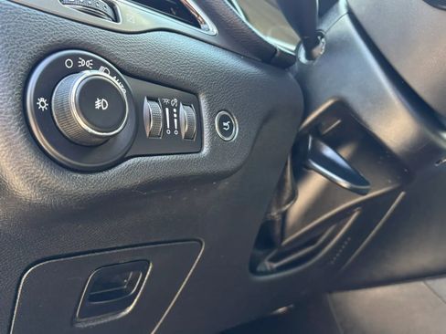 Used 2019 Jeep Cherokee Limited image 17