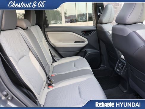 Used 2025 Subaru Forester Premium AWD/4WD image 12