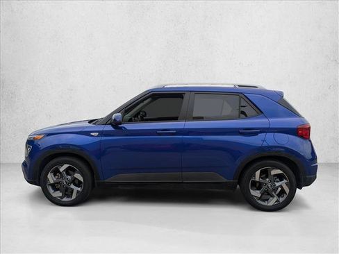 Used 2022 Hyundai Venue Limited FWD image 9