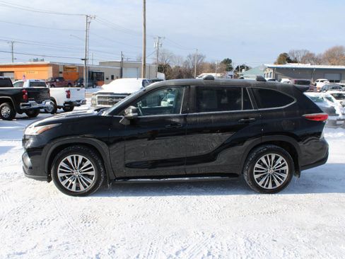 Used 2022 Toyota Highlander Platinum image 5