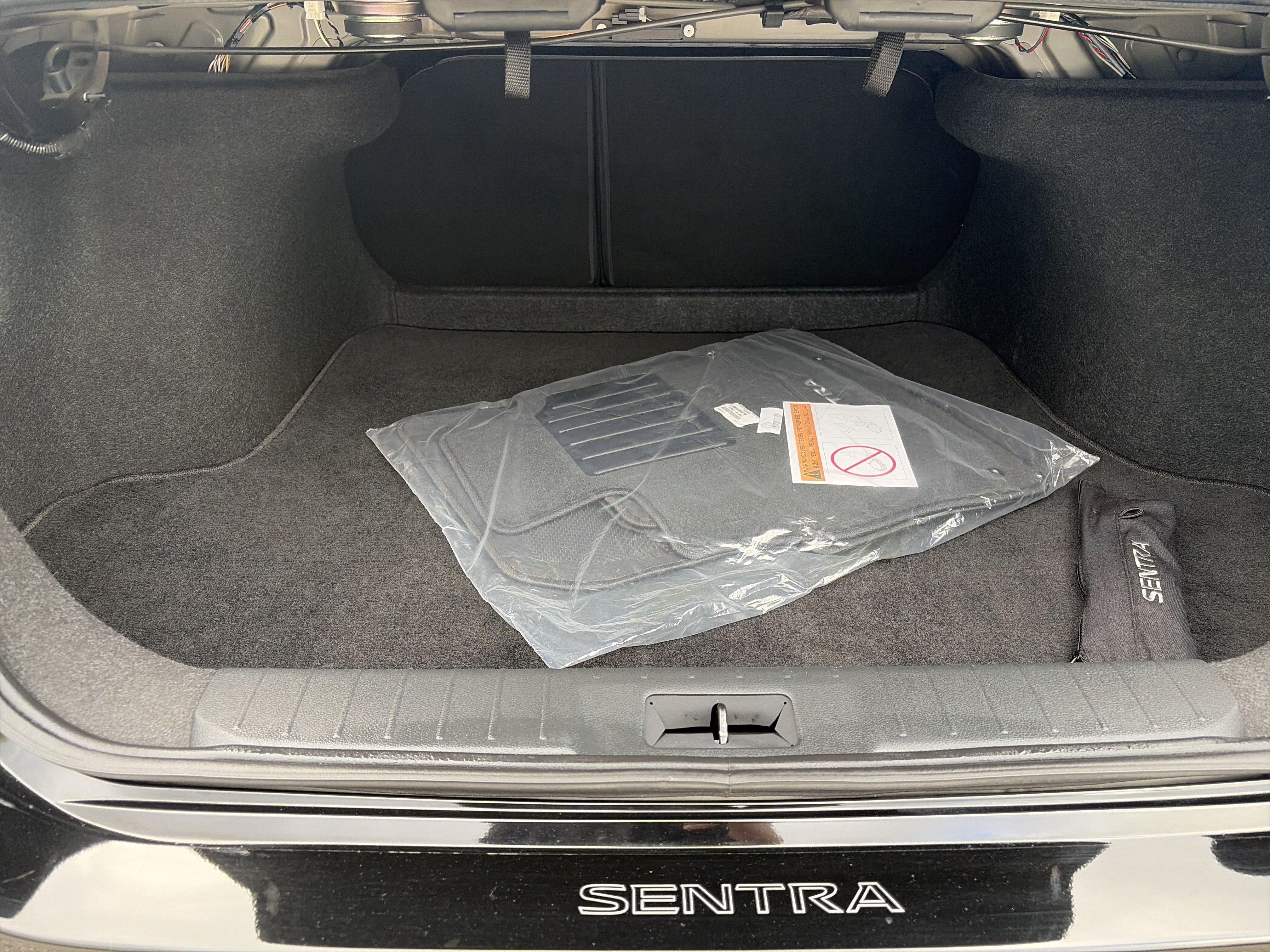 Certified 2023 Nissan Sentra SV w/ Trunk Package FWD image 19