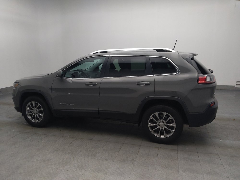 Used 2019 Jeep Cherokee Latitude Plus w/ Cold Weather Group AWD/4WD image 3