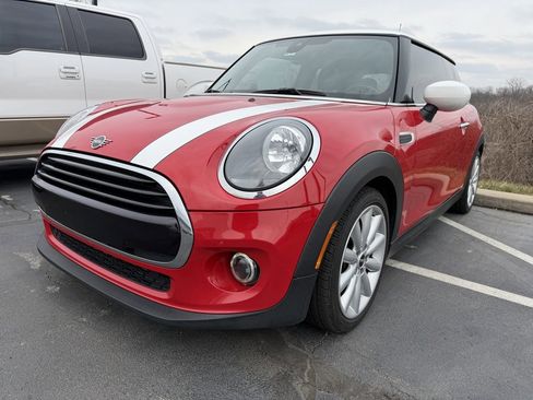 Used 2021 MINI Cooper 2-Door Hardtop image 2