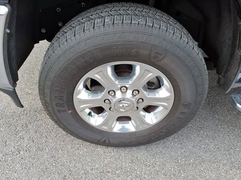 Used 2024 RAM 2500 Big Horn w/ Bed Utility Group image 10