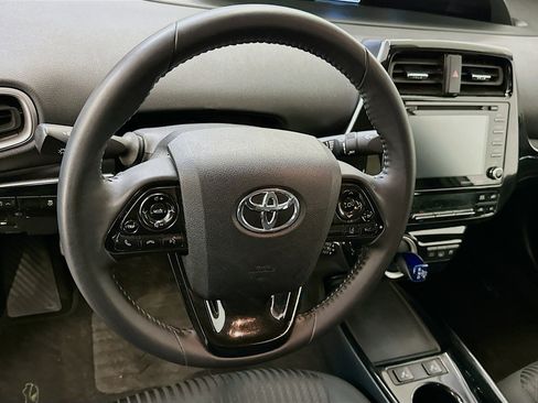 Used 2022 Toyota Prius Prime LE image 18