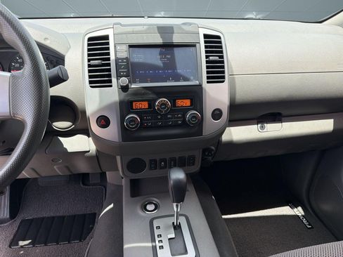 Used 2020 Nissan Frontier SV RWD image 17