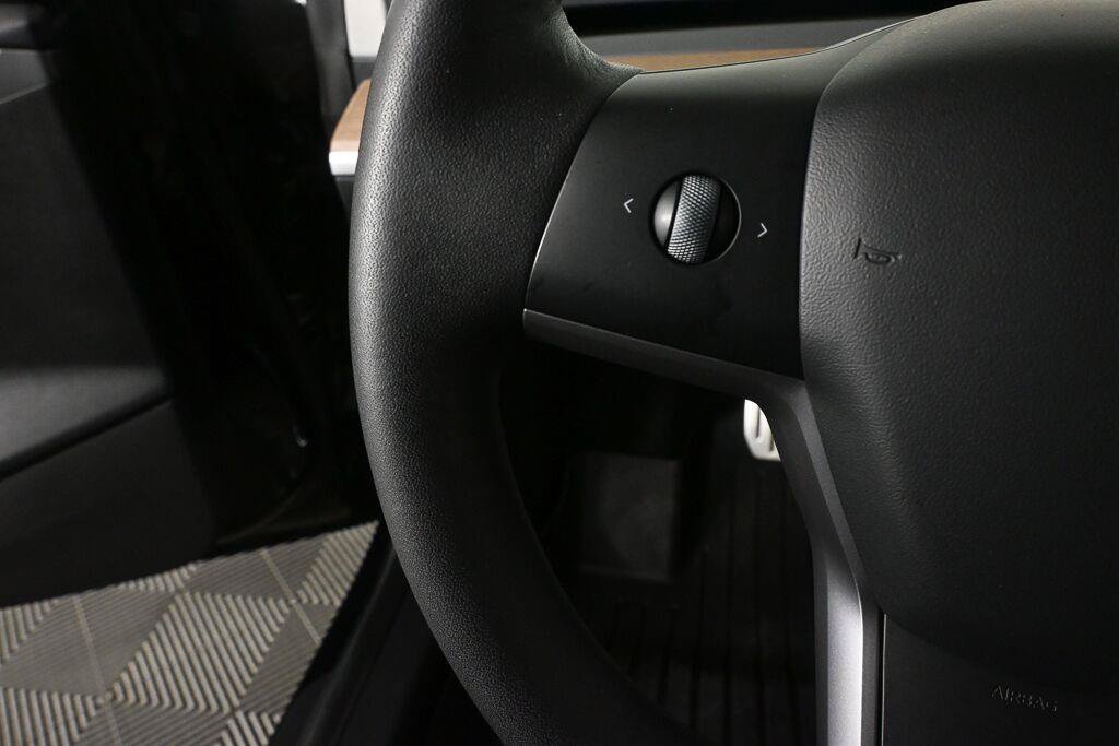 Used 2022 Tesla Model 3 Performance AWD/4WD image 9