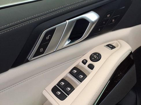New 2026 BMW X5 xDrive40i AWD/4WD image 17