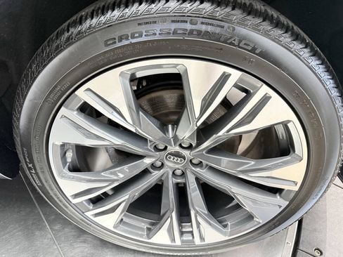 Used 2024 Audi Q8 Premium w/ Black Optic Package AWD/4WD image 21