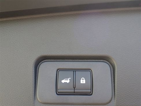 Certified 2025 Nissan Rogue SV w/ SV Premium Package image 33