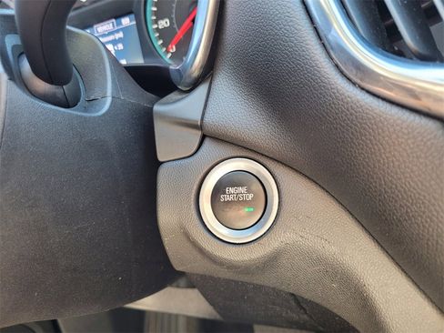 Used 2018 Chevrolet Equinox LT image 29