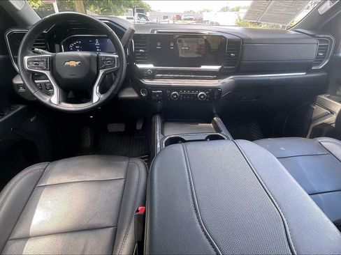 Used 2024 Chevrolet Silverado 3500 LTZ w/ LTZ Convenience Package AWD/4WD image 16