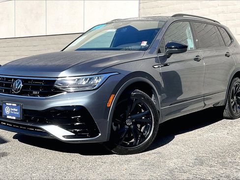 Certified 2023 Volkswagen Tiguan SE R-Line image 12