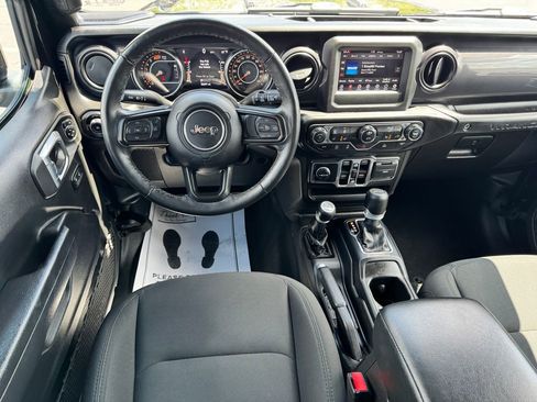 Used 2022 Jeep Wrangler Unlimited Sport AWD/4WD image 17