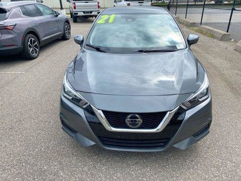 Used 2021 Nissan Versa SV FWD image 15