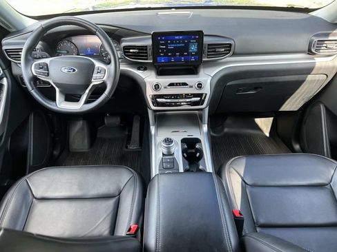 Certified 2023 Ford Explorer XLT w/ Equipment Group 202A AWD/4WD image 15
