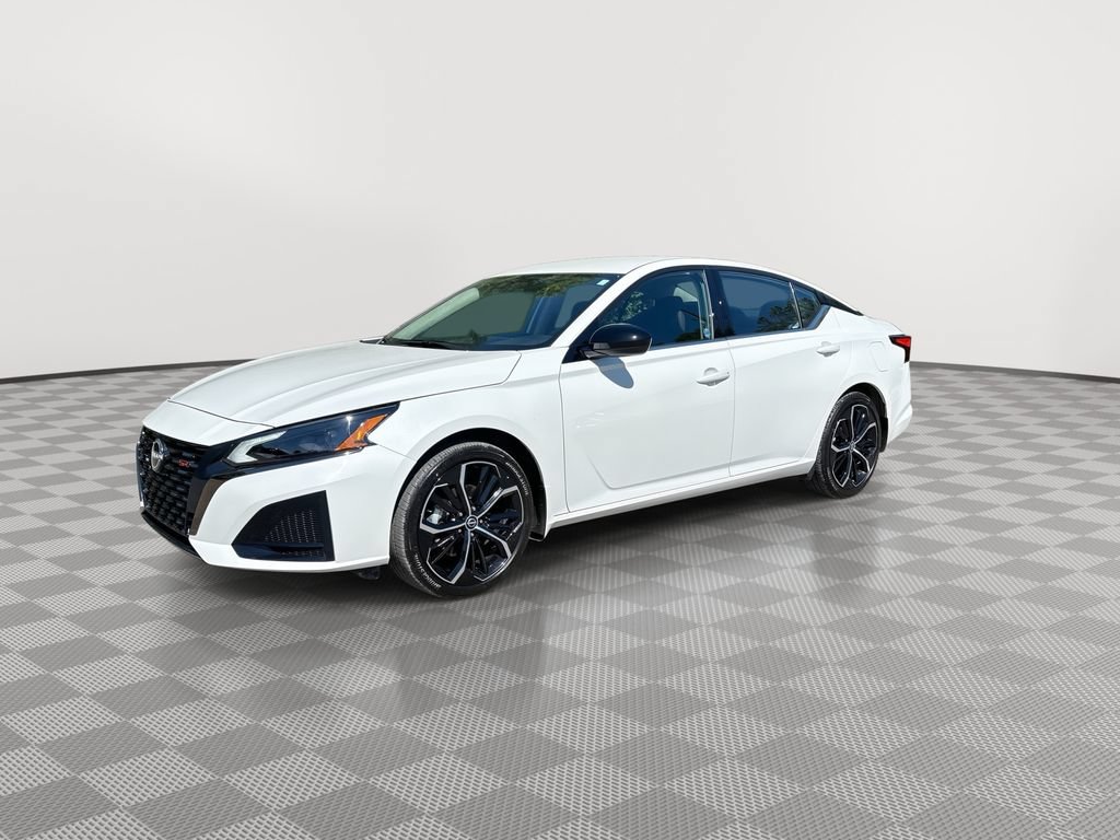 Certified 2025 Nissan Altima 2.5 SR FWD image 7