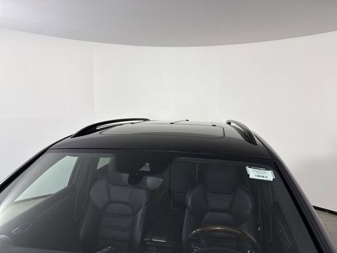 Certified 2015 Porsche Cayenne Turbo AWD/4WD image 17