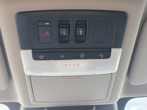 Used 2025 Nissan Rogue SL w/ Tech Package image 30