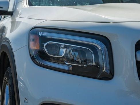 Used 2023 Mercedes-Benz GLB 250 4MATIC image 18