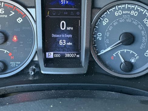 Used 2020 Toyota Tacoma TRD Off-Road w/ TRD Premium Off Road Package image 27