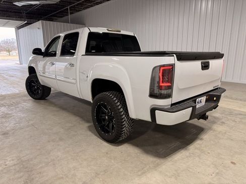 Used 2010 GMC Sierra 1500 Denali image 4