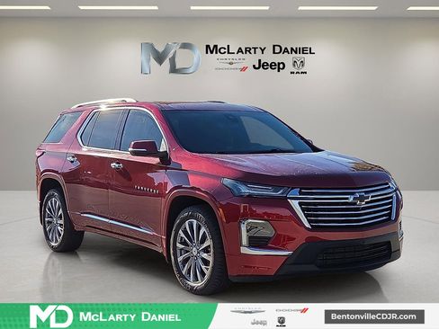 Used 2022 Chevrolet Traverse Premier image 1