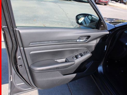 Certified 2024 Nissan Altima 2.5 SV image 16