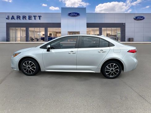 Used 2023 Toyota Corolla LE FWD image 4
