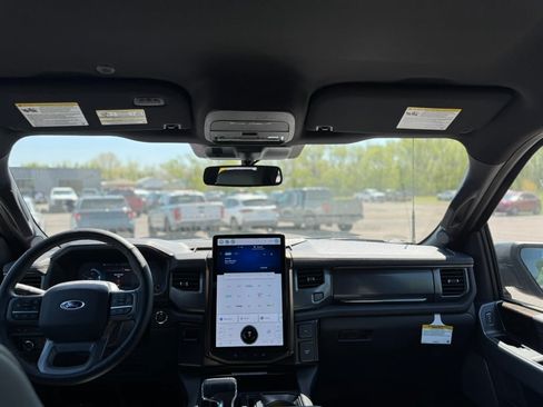 New 2023 Ford F150 Lightning Lariat AWD/4WD image 19