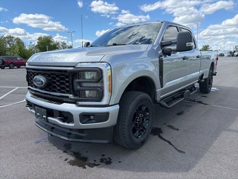Used 2023 Ford F250 XL w/ STX Appearance Package AWD/4WD image 2