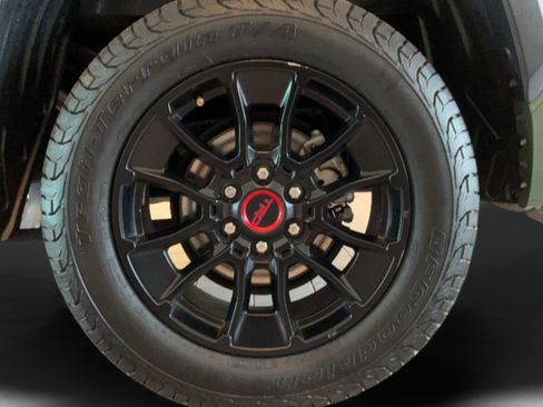 Used 2022 Toyota Tundra SR5 w/ SR5 Premium Package AWD/4WD image 40