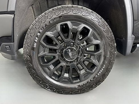 Used 2025 Chevrolet Silverado 2500 High Country w/ Midnight Edition AWD/4WD image 32