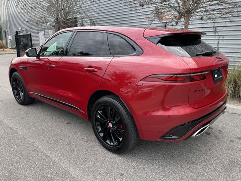 Used 2023 Jaguar F-PACE R-Dynamic S image 3