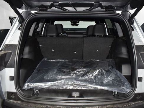 New 2026 Jeep Cherokee Limited image 36