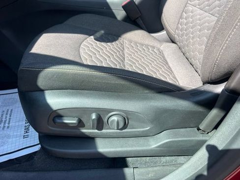 Used 2020 Chevrolet Equinox LT w/ Driver Convenience Package AWD/4WD image 22