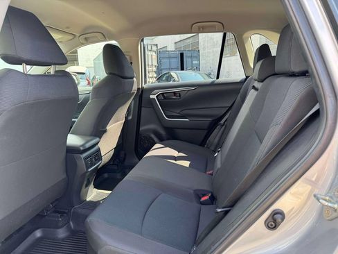 Used 2025 Toyota RAV4 LE AWD/4WD image 14