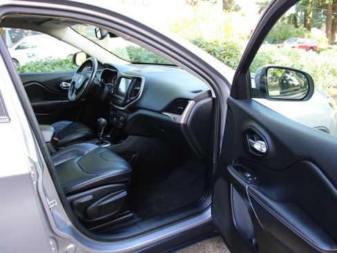 Used 2014 Jeep Cherokee Limited image 15