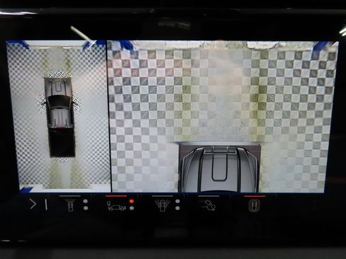 Used 2025 GMC Sierra 2500 AT4 w/ AT4 Premium Plus Package image 18