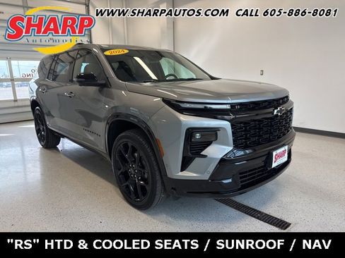Used 2024 Chevrolet Traverse RS image 1