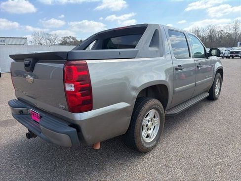 Used 2008 Chevrolet Avalanche LS image 3
