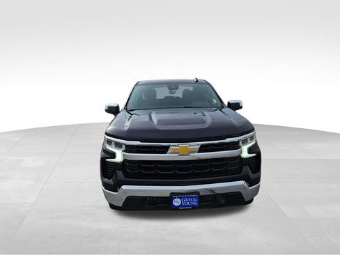 Used 2023 Chevrolet Silverado 1500 LT AWD/4WD image 3