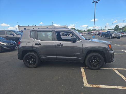 Used 2019 Jeep Renegade Sport AWD/4WD image 2