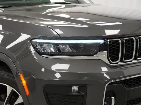 Certified 2025 Jeep Grand Cherokee Overland w/ Trailer Tow Package AWD/4WD image 9