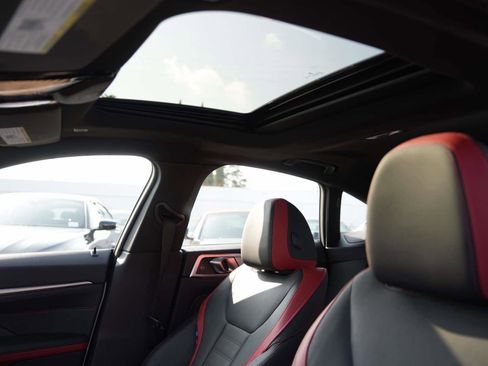 Used 2025 BMW i4 xDrive40i image 17