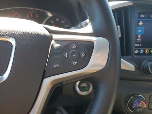 Used 2023 GMC Terrain SLT image 25