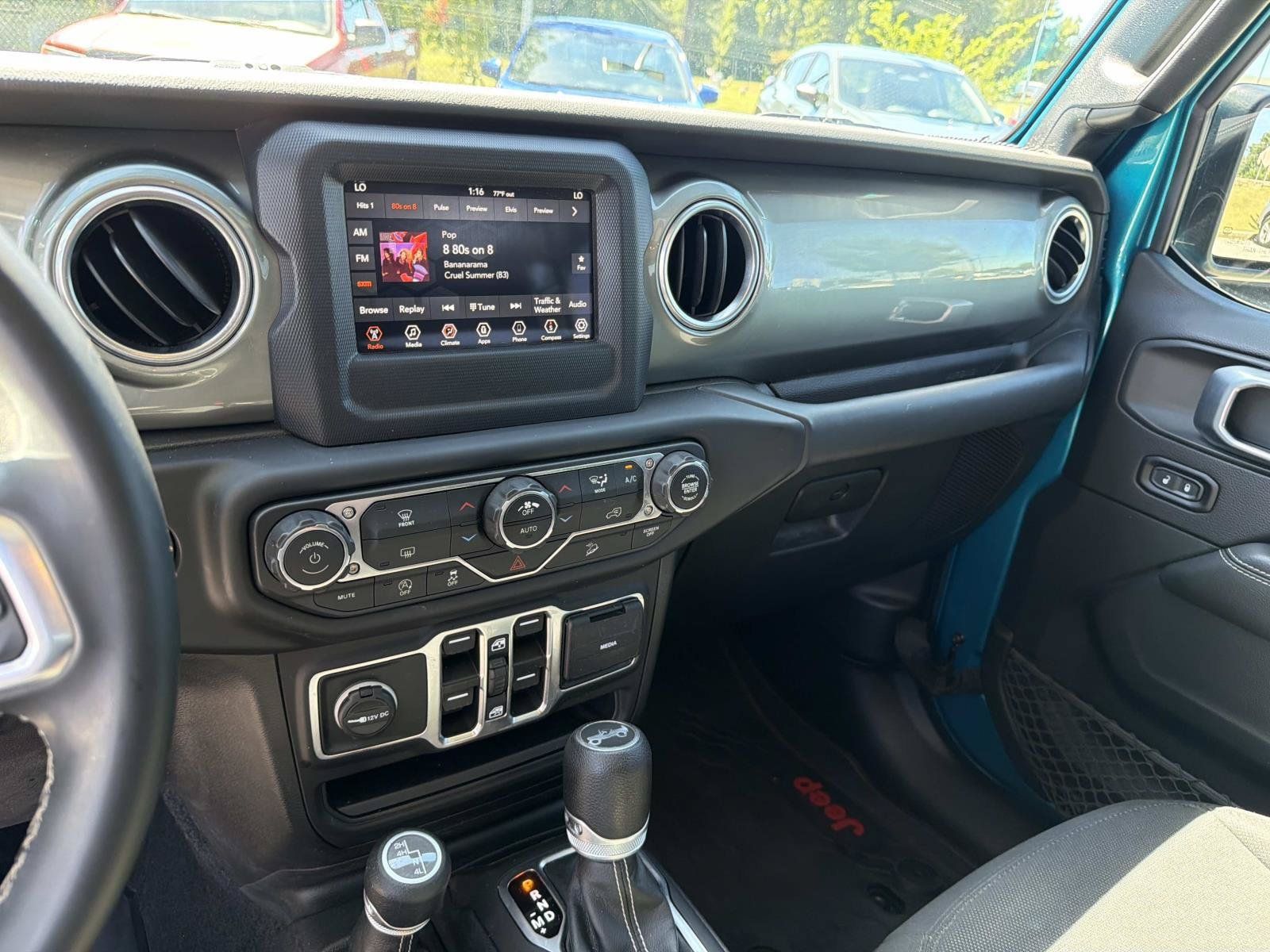 Used 2019 Jeep Wrangler Unlimited Sahara AWD/4WD image 30