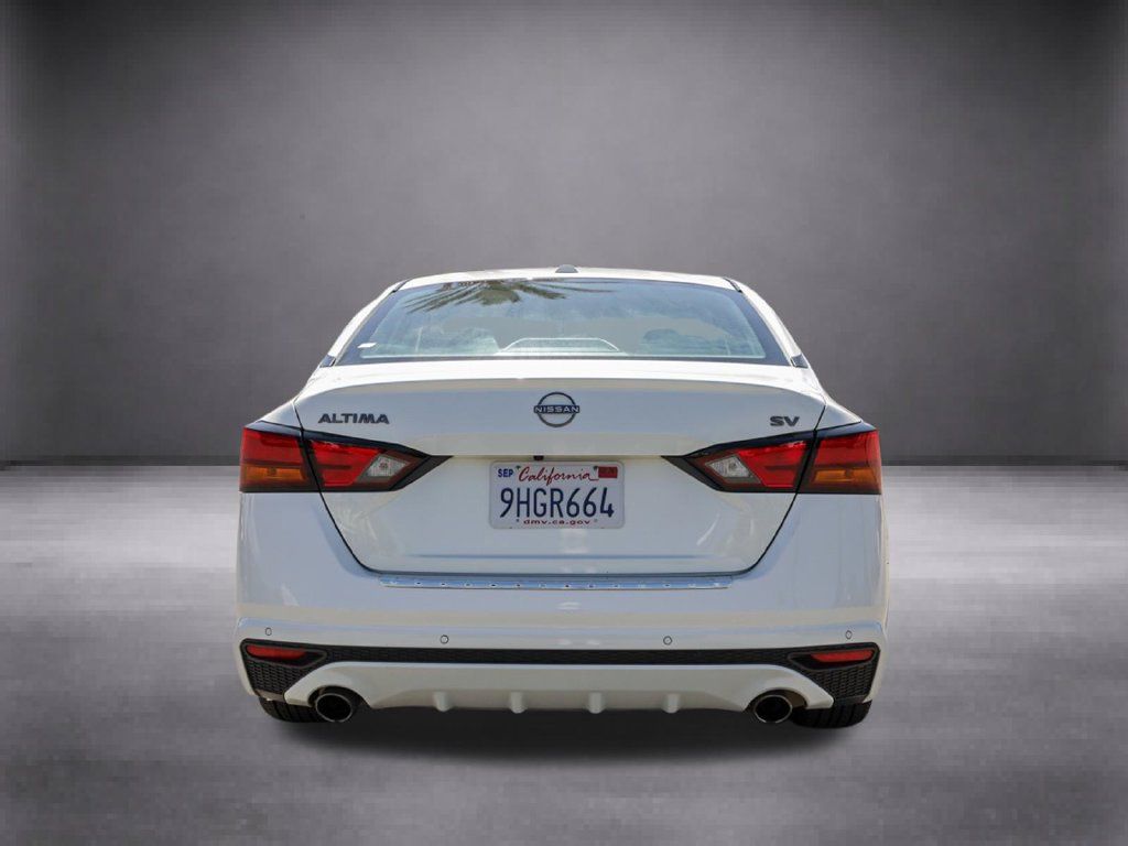 Used 2023 Nissan Altima 2.5 SV w/ SV Premium Package FWD image 7