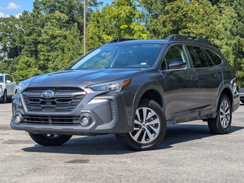 Used 2024 Subaru Outback Premium AWD/4WD image 4