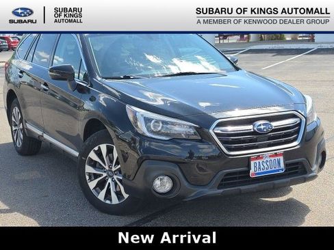 Used 2018 Subaru Outback 2.5i Touring w/ Popular Package #3 AWD/4WD image 1